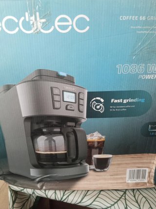 Cafetera Digital Cecotec con Molinillo