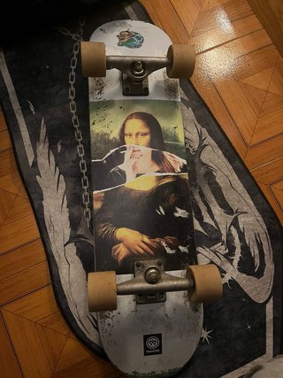 Skate Urbano con Diseño Artístico