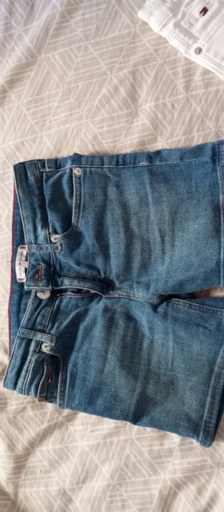 Pantalones blancos,vaquero Tommy Hilfiger y zara