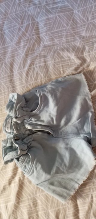 Pantalones blancos,vaquero Tommy Hilfiger y zara