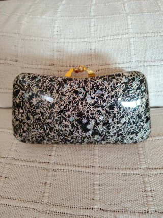 Bolso de fiesta negro y plateado