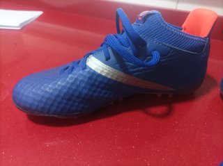 Botas de fútbol VORTEX. Talla 36. Sin plantillas !