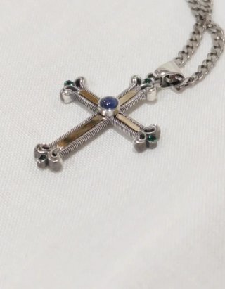Collar de Plata y Oro con Colgante de Cruz
