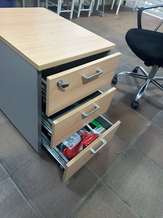 Cajonera auxiliar despacho madera y metal
