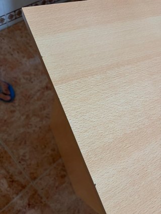 Escritorio de madera con cajón y bandeja