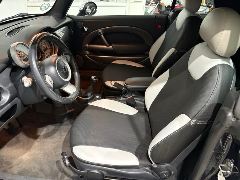 MINI Cabrio 2007, foto 18