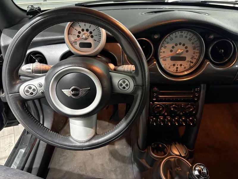 MINI Cabrio 2007, foto 17