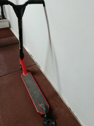 Patinete de Acrobacias Rojo y Negro