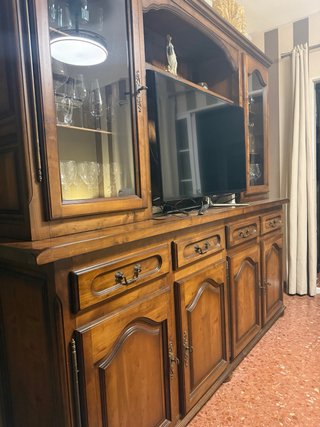 Aparador de Madera Clásico