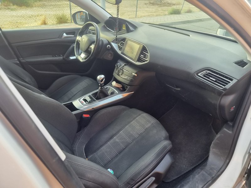 Peugeot 308 2015