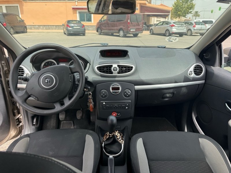 Renault Clio GRAND TOUR 1.5 DCI Evolution 2012, foto 9
