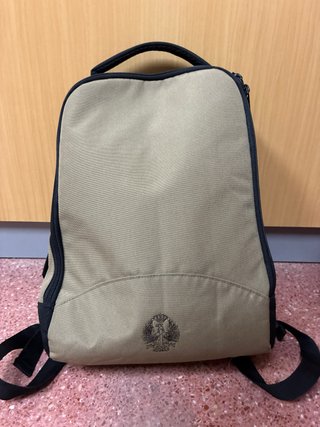 Mochila militar beige y negra