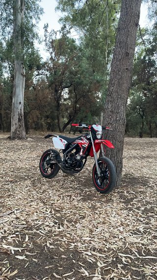 Rieju MRT 49cc Supermotard Roja y Negra