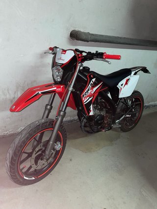 Rieju MRT 49cc Supermotard Roja y Negra