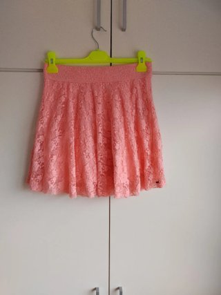 Falda rosa de encaje