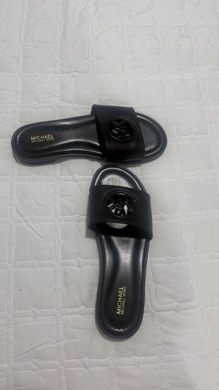 Sandalias Michael Kors Hayworth Negras