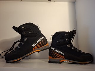 Vendo botas de montaña Scarpa Manta Tech, talla 44