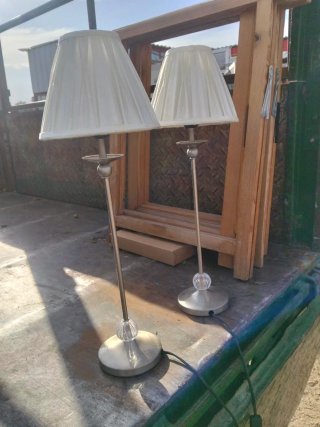 Lámparas de mesa plateadas con cristal