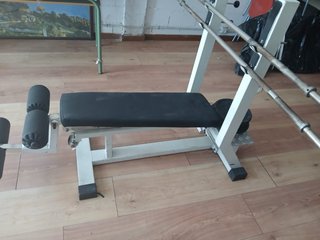 Banco de Gimnasio Press de Banca