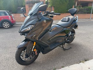 Yamaha TMAX 560 Tech Max Negra