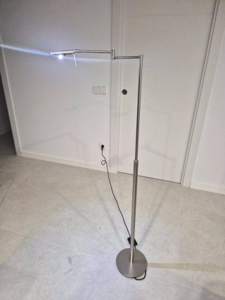 Lámpara de pie moderna