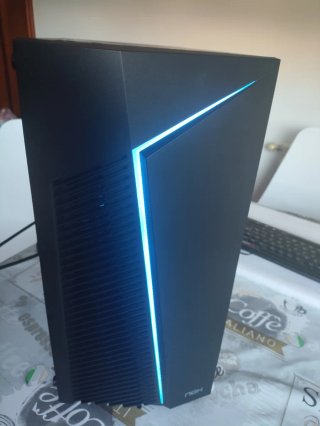 Torre PC Nox Negra con Luces LED Azules