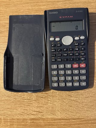 Calculadora Científica Casio fx-82MS