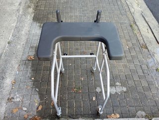 Andador Mopedia RP755T con apoyo antebrazos