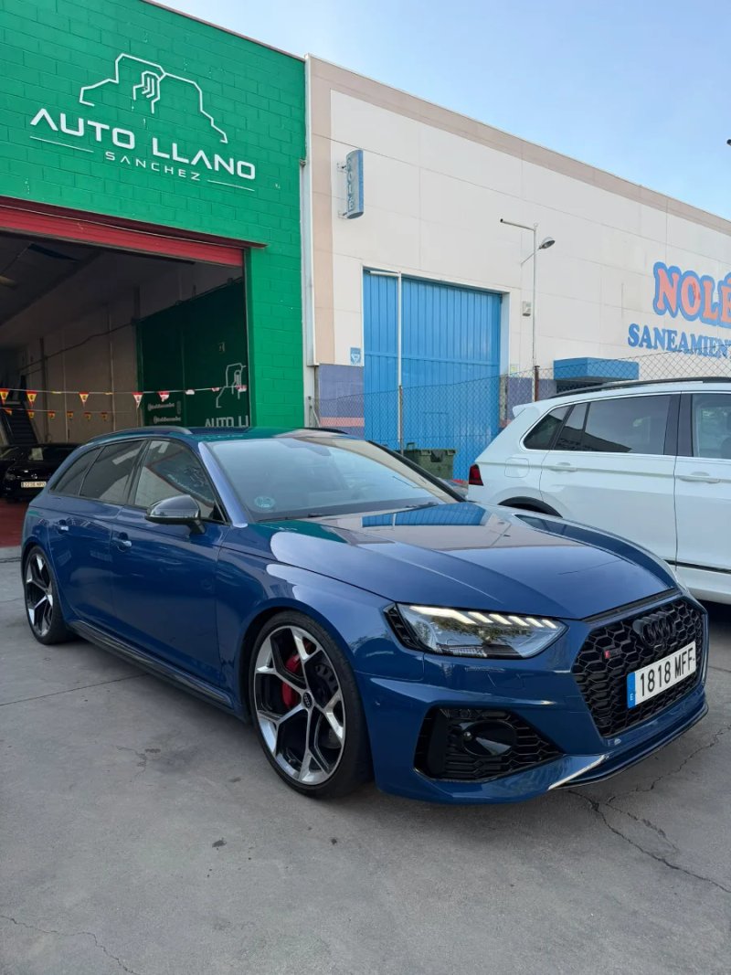 Audi RS4 2023
