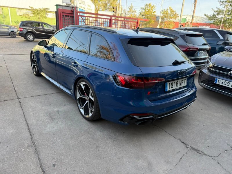 Audi RS4 2023, foto 4