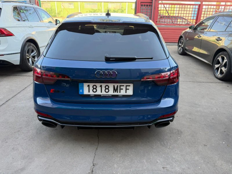 Audi RS4 2023, foto 5