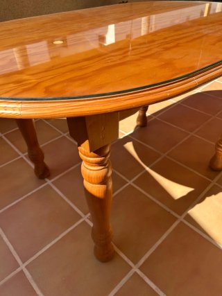 Mesa de Madera con Sobre de Cristal