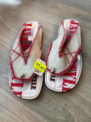 Chanclas estilo J nuevas