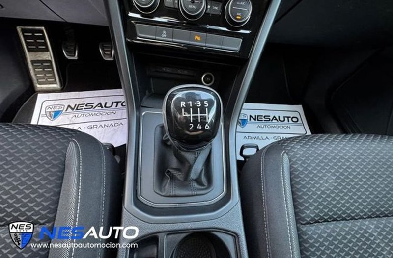 Volkswagen Touran Advance 2.0 TDI 2022, foto 12