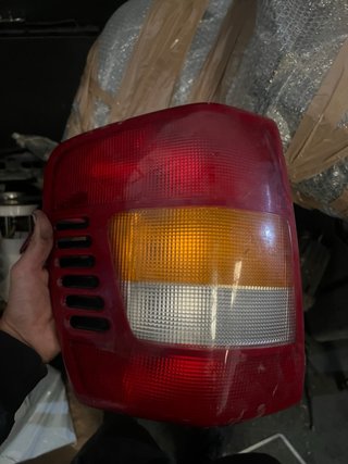 Faro Trasero Izquierdo Jeep Grand Cherokee WJ