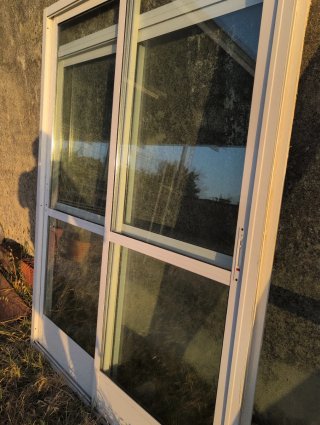 Lote de ventanas correderas blancas