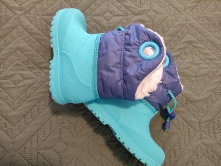 Mono de Nieve. Guantes. Botas
