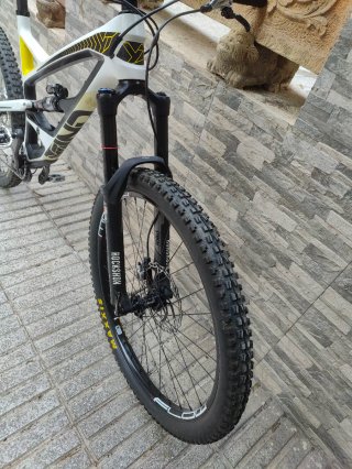 YT CAPRA 27'5 CARBONO TALLA L