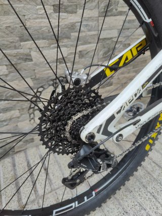 YT CAPRA 27'5 CARBONO TALLA L