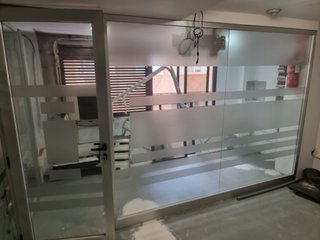 Mampara de oficina cristal