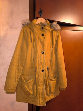 Abrigo de Invierno Amarillo