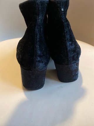Botines de terciopelo negro