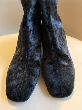 Botines de terciopelo negro