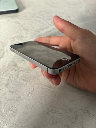 iPhone SE 2016 Negro 32 GB - LIBRE LEA DESCRIPCIÓN