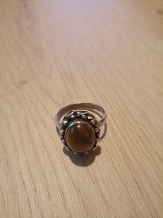 Anillo de Plata con Piedra Marrón