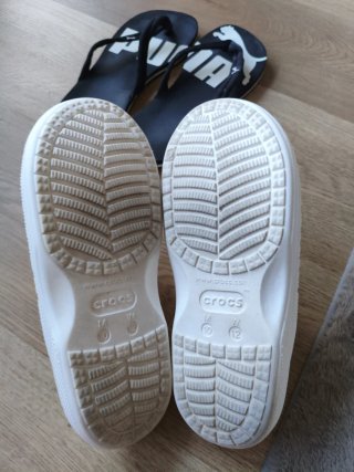 Chancletas Crocs y Puma