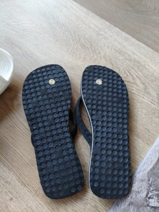 Chancletas Crocs y Puma