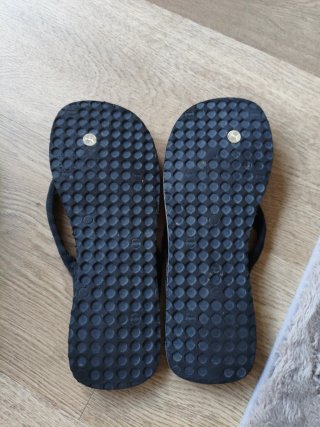 Chancletas Crocs y Puma