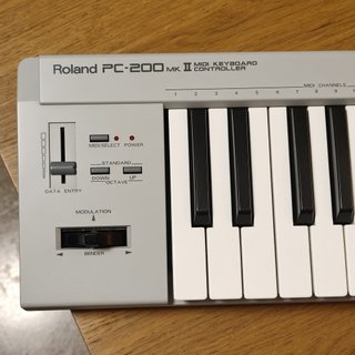 Teclado MIDI Roland PC200 MKII