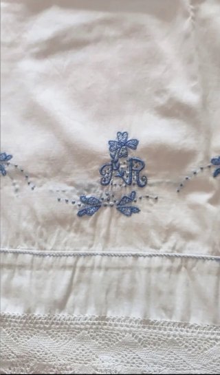 Juego de sábanas bordadas vintage